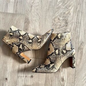 STEVE MADDEN Jenn Snakeskin Leather Ankle Booties